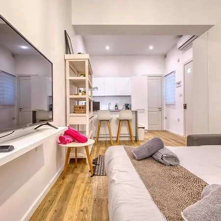 Smart 1a - 'sacre Cuor' - By Solea * Sliema