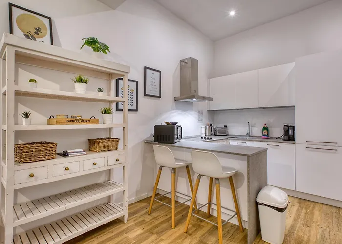 Smart 1a - 'sacre Cuor' - By Solea * Sliema