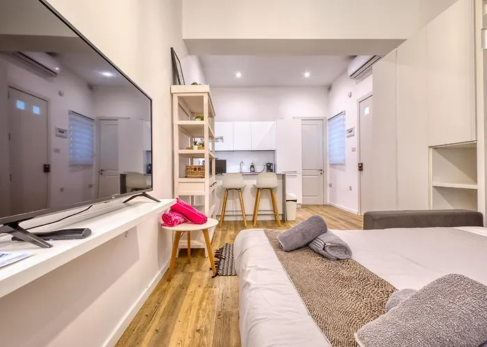 Smart 1a - 'sacre Cuor' - By Solea * Sliema